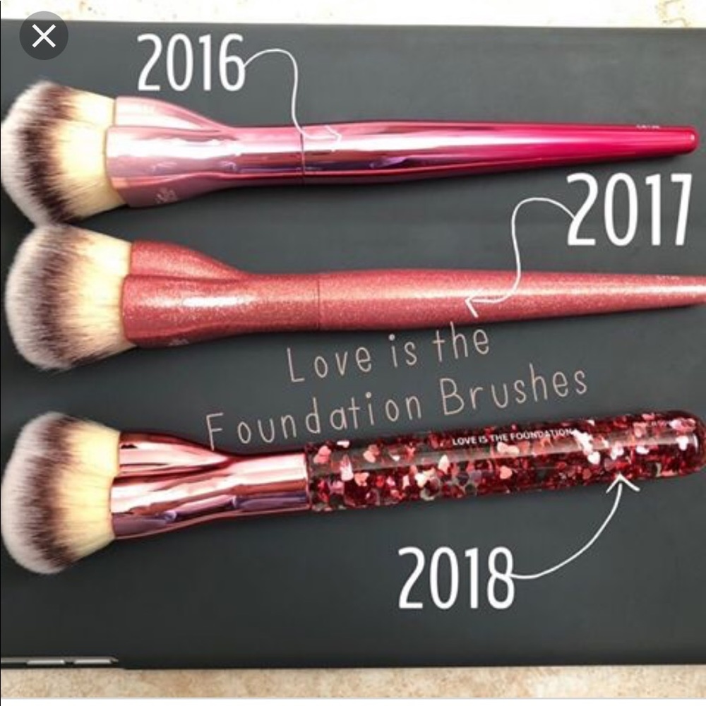 ISO-all Love is the Foundation Brushes!